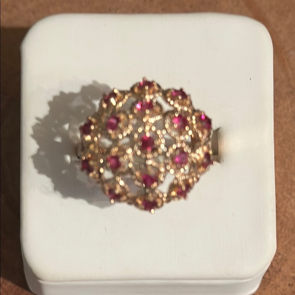 Elegant Gold and natural ruby Gemstone Ring size 7